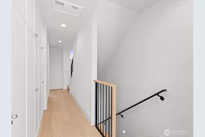 4328 Woodlawn Avenue N #A, Seattle, WA 98103 - Photo 9