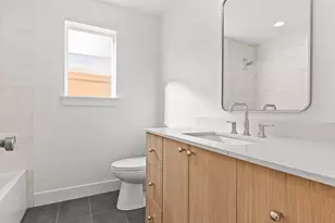 4328 Woodlawn Ave N, Seattle, WA 98103 - Photo 19