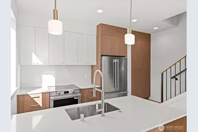 4328 Woodlawn Avenue N #A, Seattle, WA 98103 - Photo 5