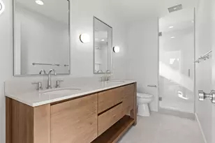 4328 Woodlawn Ave N, Seattle, WA 98103 - Photo 13