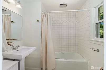 4715 W Roberts Way, Seattle, WA 98199 - Photo 15