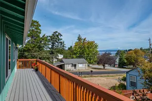 303 NE 6th St, Coupeville, WA 98239 - Photo 15