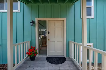 303 NE 6th Street, Coupeville, WA 98239 - Photo 3