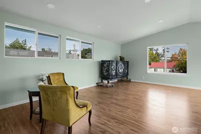 303 NE 6th Street, Coupeville, WA 98239 - Photo 5