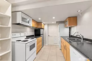 1116 N 76th St, Seattle, WA 98103 - Photo 17