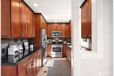 135 NE 53rd Street, Seattle, WA 98105 - Photo 11