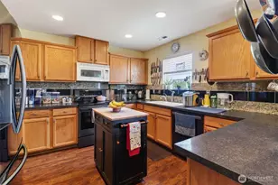 308 Easy Street SE, Rainier, WA 98576 - Photo 9