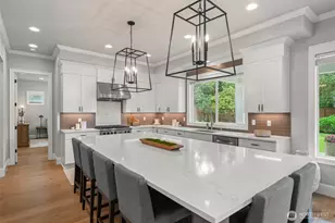 10425 NE 112th St, Kirkland, WA 98033 - Photo 3