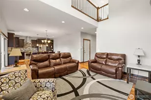 2012 NE 37th Pl, Renton, WA 98056 - Photo 9