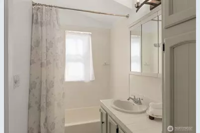 2106 49th Avenue SW, Seattle, WA 98116 - Photo 17