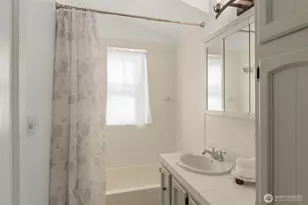 2106 49th Ave SW, Seattle, WA 98116 - Photo 17