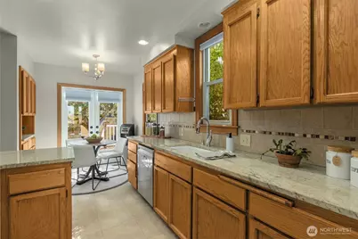 2106 49th Avenue SW, Seattle, WA 98116 - Photo 13