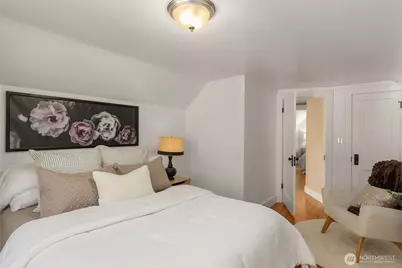 2106 49th Avenue SW, Seattle, WA 98116 - Photo 21