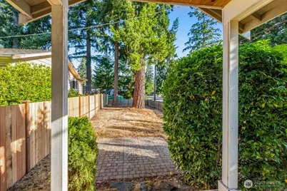 13749 Corliss Avenue N, Seattle, WA 98133 - Photo 35