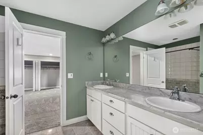 13749 Corliss Avenue N, Seattle, WA 98133 - Photo 21