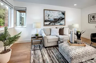 4274 NE 50th St, Seattle, WA 98105 - Photo 3