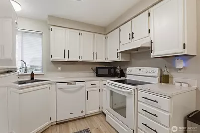 705 Lucerne Lane SE, Olympia, WA 98513 - Photo 11