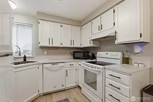 705 Lucerne Ln SE, Olympia, WA 98513 - Photo 11