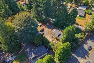 13403 Redmond Wy, Redmond, WA 98052 - Photo 3