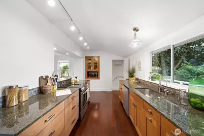 12015 Exeter Avenue NE, Seattle, WA 98125 - Photo 11