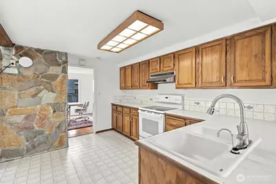 20126 24th Avenue NW, Shoreline, WA 98177 - Photo 27