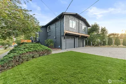 8103 30th Avenue SW, Seattle, WA 98126 - Photo 3