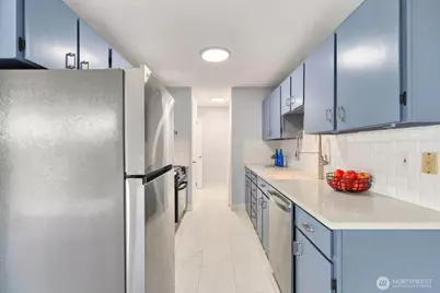 2501 Canterbury Ln E #216, Seattle, WA 98112 - Photo 19
