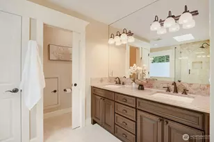 13042 NE 8th St, Bellevue, WA 98005 - Photo 27