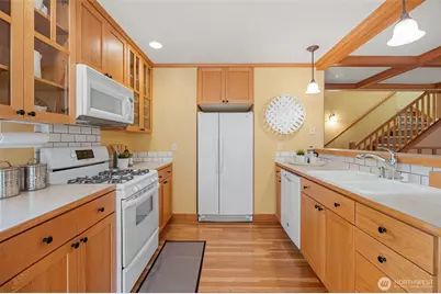 15741 Dayton Avenue N #11, Shoreline, WA 98133 - Photo 9