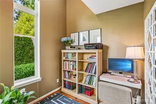 2010 NE Katsura St, Issaquah, WA 98029 - Photo 15