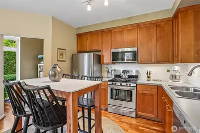 2010 NE Katsura Street #A, Issaquah, WA 98029 - Photo 9
