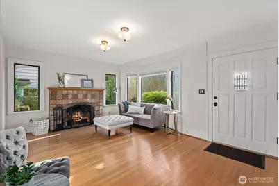 7530 Roosevelt Wy NE, Seattle, WA 98115 - Photo 3