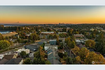 7530 Roosevelt Wy NE, Seattle, WA 98115 - Photo 33