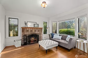 7530 Roosevelt Way NE, Seattle, WA 98115 - Photo 5