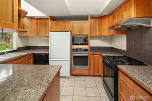 12657 NE 7th St, Bellevue, WA 98005 - Photo 7
