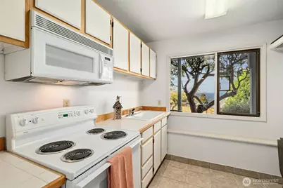 14548 SE 51st Street, Bellevue, WA 98006 - Photo 17
