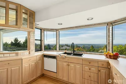 14548 SE 51st Street, Bellevue, WA 98006 - Photo 11