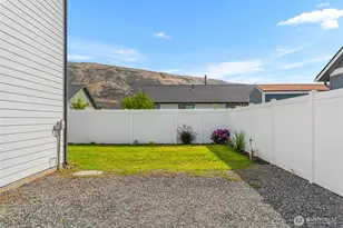 1447 Curtis Dr, Rock Island, WA 98850 - Photo 9