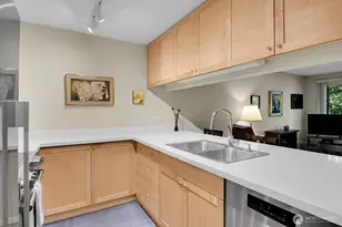 275 W Roy St, Seattle, WA 98119 - Photo 7