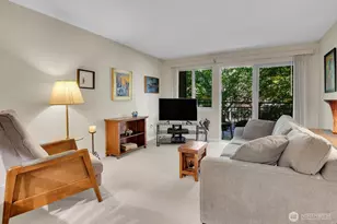 275 W Roy St, Seattle, WA 98119 - Photo 3