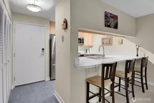 275 W Roy St, Seattle, WA 98119 - Photo 5