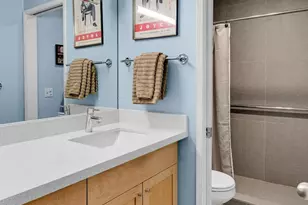 275 W Roy St, Seattle, WA 98119 - Photo 11