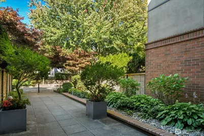 275 W Roy Street #205, Seattle, WA 98119 - Photo 25