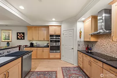 1805 134th Avenue SE #10, Bellevue, WA 98005 - Photo 9