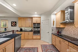 1805 134th Ave SE, Bellevue, WA 98005 - Photo 9
