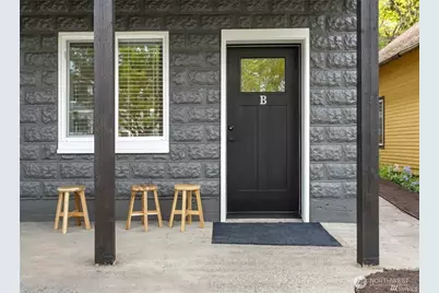 1529 Sturgus Avenue S, Seattle, WA 98144 - Photo 13