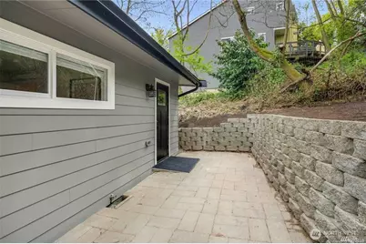 1529 Sturgus Avenue S, Seattle, WA 98144 - Photo 21