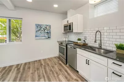 1529 Sturgus Avenue S, Seattle, WA 98144 - Photo 15