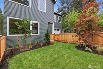 11739 40th Avenue NE #A, Seattle, WA 98125 - Photo 27