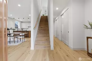 11739 40th Ave NE, Seattle, WA 98125 - Photo 3